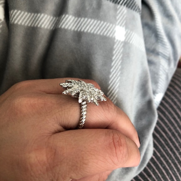 Star/snowflake cocktail ring with rhinestones - Picture 5 of 5